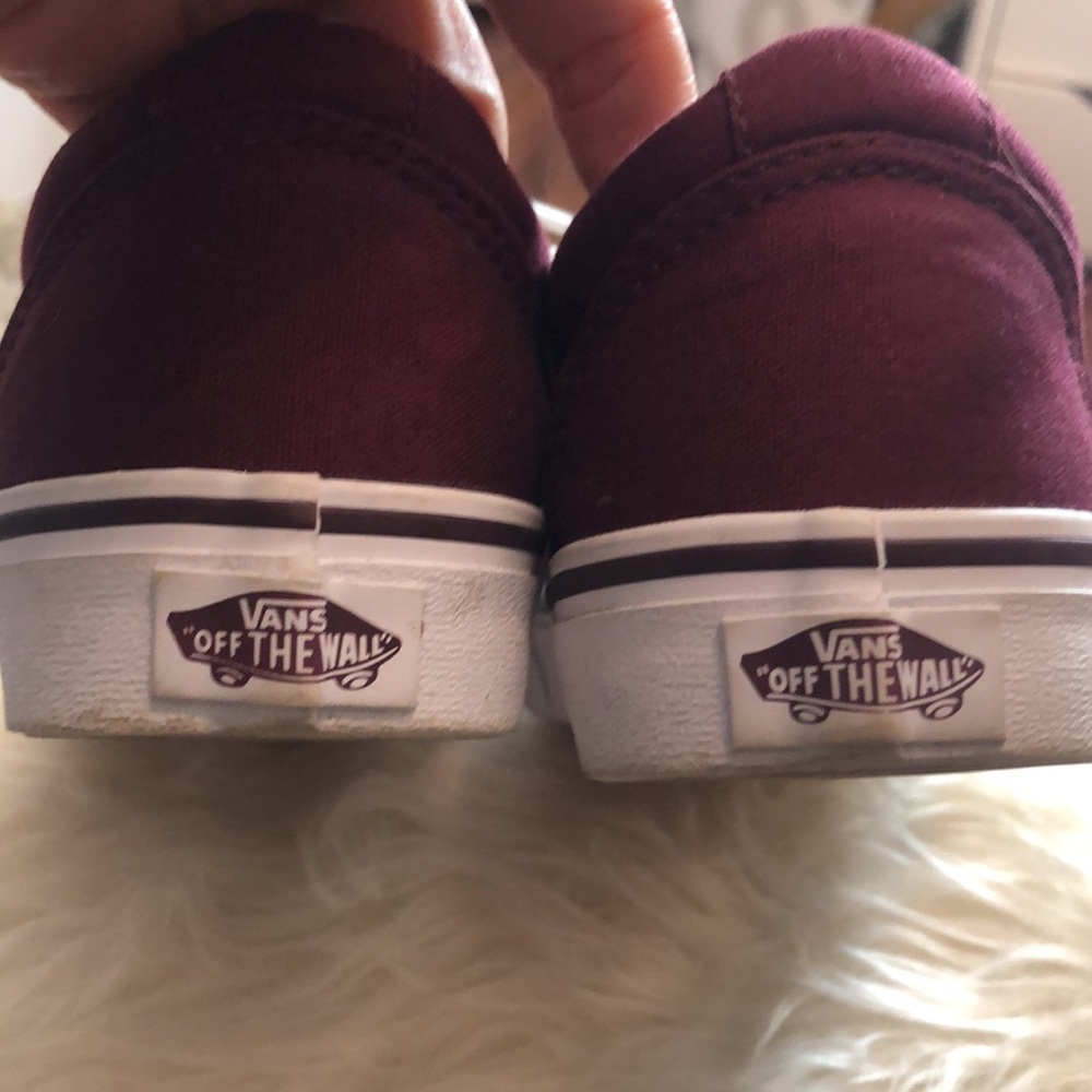 Vans - Picture 2 of 4